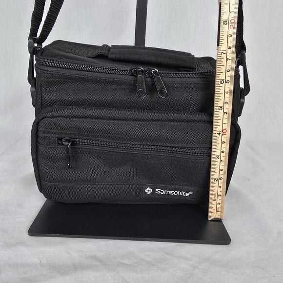 Samsonite Camera Bag Black Zipper Close Adjustable Crossbody Strap 8" x 5" x6.5" - Picture 9 of 12